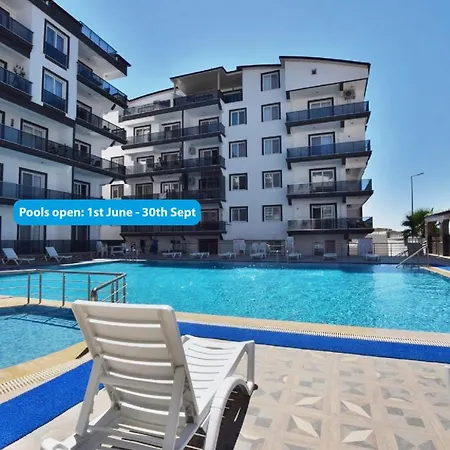 Luxury 2-Bed Apartment In Didim - Sleeps 6 דירה *
