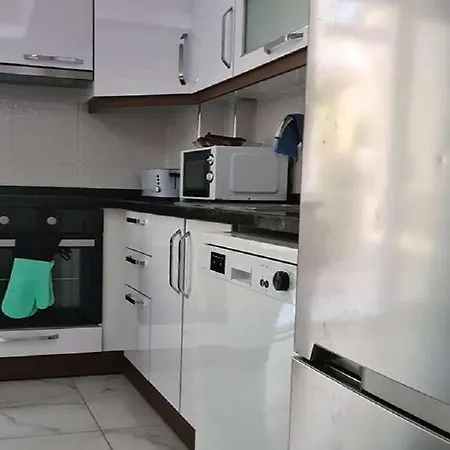 Luxury 2-Bed Apartment In Didim - Sleeps 6 *